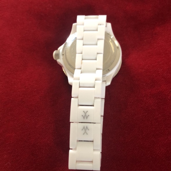 ToyWatch White Plasteramic - Picture 3 of 3